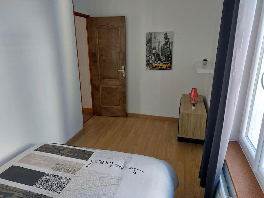 Appartement Proche Des Parcs Vichy Bagian luar foto