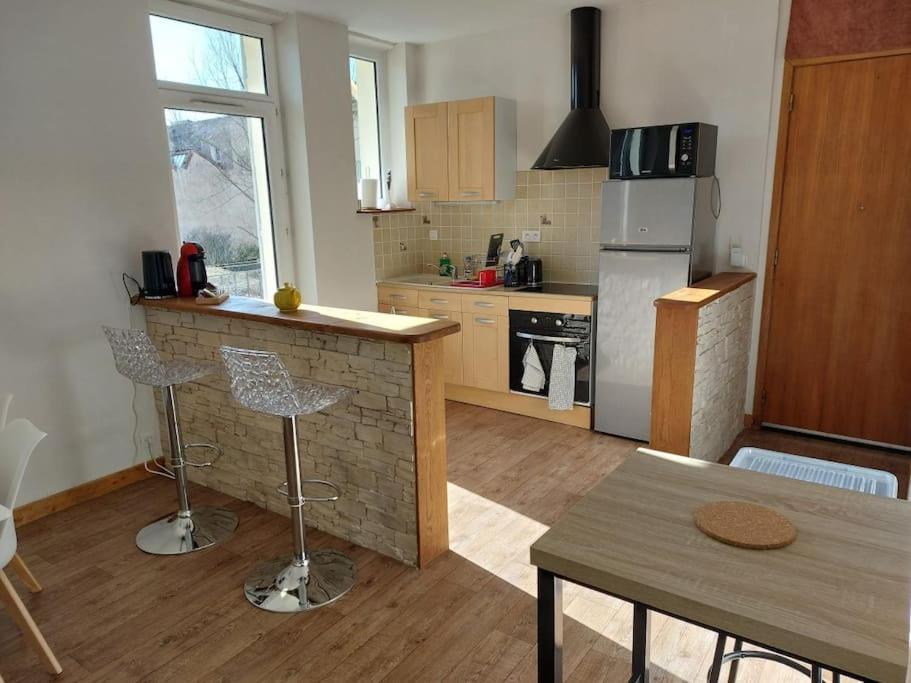 Appartement Proche Des Parcs Vichy Bagian luar foto